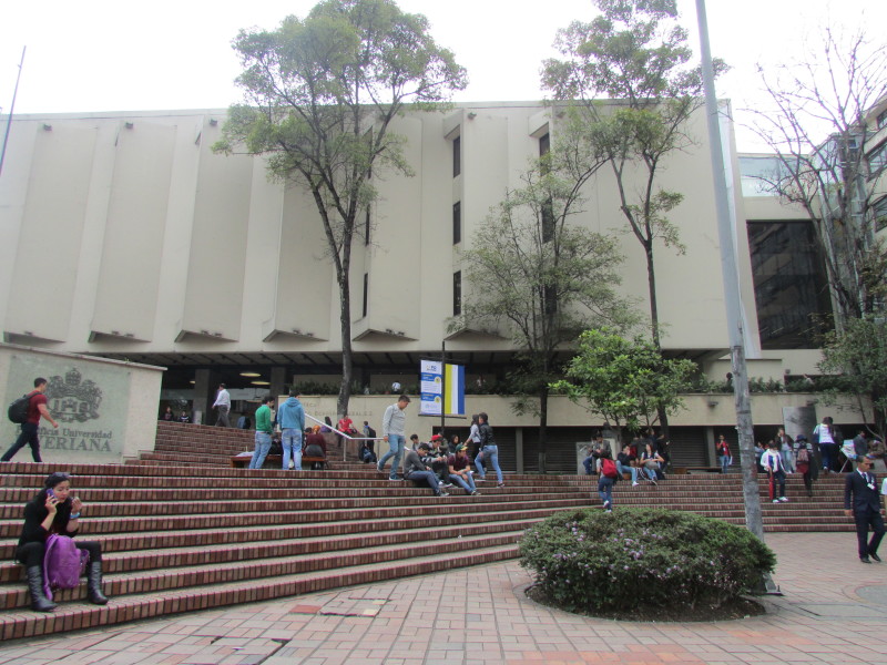 Pontificia Universidad Javeriana 7